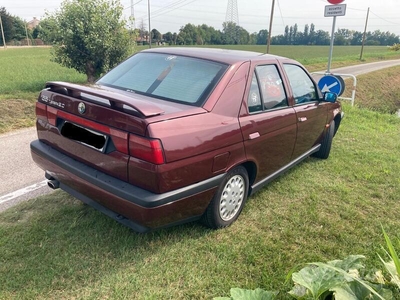 Usato 1992 Alfa Romeo 155 2.0 Benzin 141 CV (8.700 €)