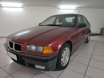 Usato 1992 BMW 318 1.8 Benzin 113 CV (4.500 €)