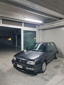 Usato 1992 VW Golf II Benzin (3.900 €)