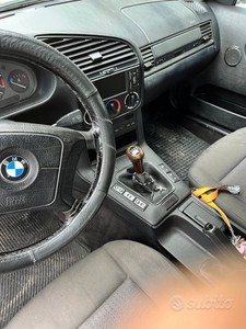 Usato 1995 BMW 320 2.0 Benzin 150 CV (4.000 €)