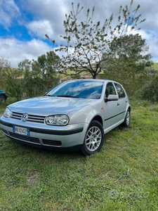 Usato 1999 VW Golf IV Diesel 101 CV (2.500 €)
