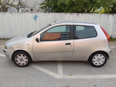 Usato 2000 Fiat Punto 1.2 Benzin 60 CV (2.500 €)