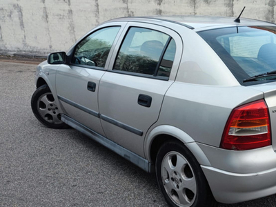 Usato 2000 Opel Astra 1.6 Benzin 101 CV (2.500 €)