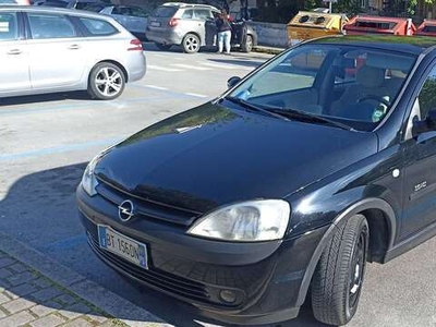 Usato 2001 Opel Corsa 1.2 Benzin 75 CV (2.300 €)
