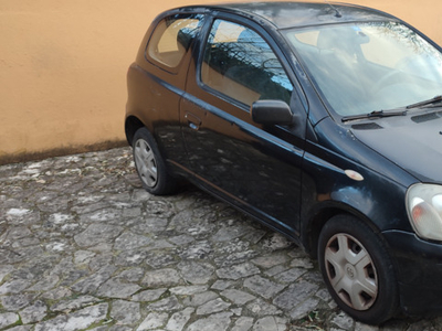 Usato 2001 Toyota Yaris 1.0 Benzin 68 CV (1.300 €)