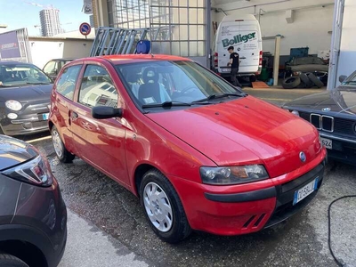 Usato 2002 Fiat Punto 1.2 Benzin 80 CV (2.670 €)