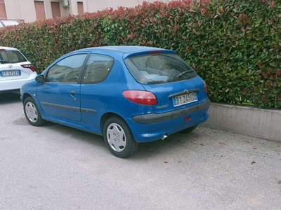 Usato 2002 Peugeot 206 1.1 Benzin 60 CV (1.400 €)