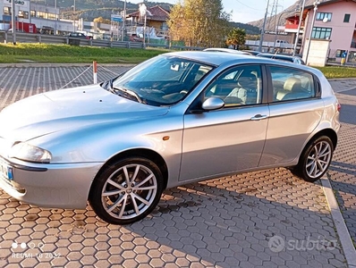 Usato 2003 Alfa Romeo 147 1.9 Diesel 101 CV (2.000 €)