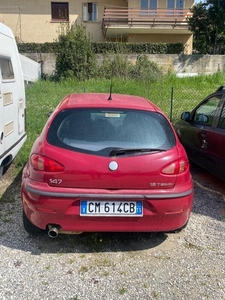 Usato 2004 Alfa Romeo 147 Benzin (1.500 €)