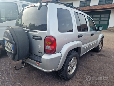 Usato 2004 Jeep Cherokee 2.5 Diesel (1.500 €)