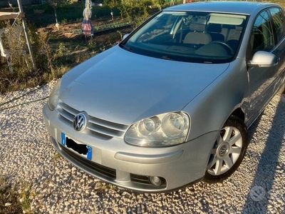 Usato 2004 VW Golf V 2.0 Diesel 140 CV (2.500 €)