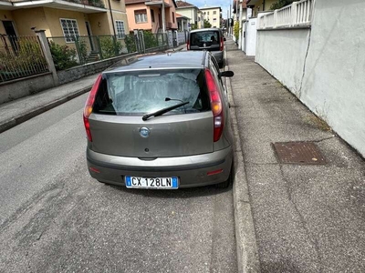 Usato 2005 Fiat Punto 1.2 Benzin 60 CV (3.500 €)