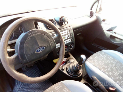 Usato 2005 Ford Fiesta 1.4 Diesel 68 CV (1.500 €)