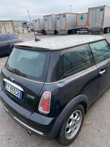 Usato 2005 Mini Cooper 1.6 Benzin 116 CV (1.200 €)