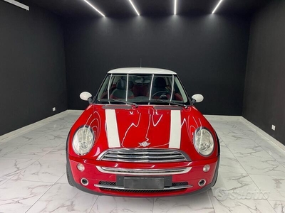 Usato 2005 Mini Cooper 1.6 Benzin 116 CV (3.900 €)