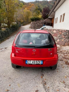 Usato 2005 Opel Corsa 1.0 Benzin 58 CV (2.500 €)