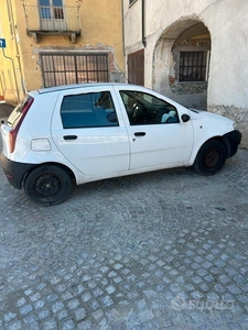 Usato 2006 Fiat Punto 1.2 Benzin (1.500 €)