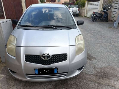 Usato 2006 Toyota Yaris 1.4 Diesel 90 CV (1.900 €)