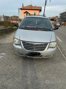 Usato 2007 Chrysler Voyager 2.8 Diesel 150 CV (1.140 €)