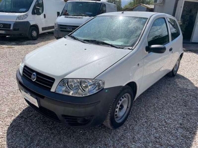 Usato 2007 Fiat Punto 1.2 Benzin 60 CV (1.700 €)