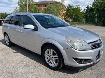 Usato 2007 Opel Astra 1.6 Benzin 115 CV (1.950 €)