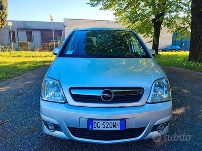 Usato 2007 Opel Meriva 1.4 Benzin 90 CV (2.999 €)