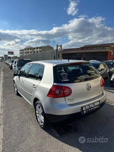 Usato 2007 VW Golf V 1.6 Benzin 102 CV (3.400 €)