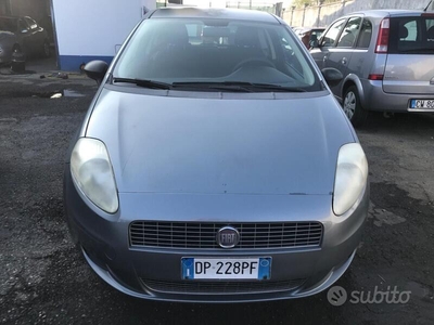 Usato 2008 Fiat Grande Punto 1.2 Benzin 65 CV (3.200 €)