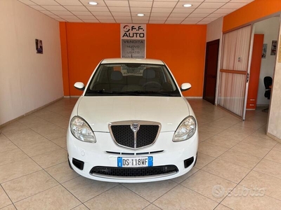 Usato 2008 Lancia Ypsilon 1.2 Benzin 60 CV (2.990 €)