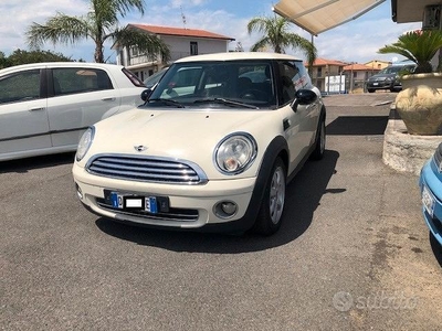 Usato 2008 Mini Cooper 1.6 Benzin 120 CV (4.800 €)