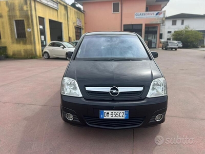 Usato 2008 Opel Meriva 1.6 Benzin 105 CV (2.800 €)