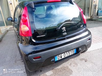 Usato 2009 Peugeot 107 1.0 Benzin 68 CV (4.300 €)
