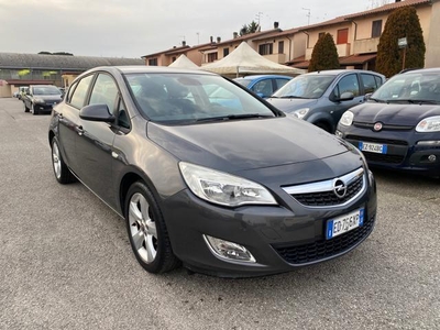 Usato 2010 Opel Astra 1.6 Benzin 116 CV (5.800 €)