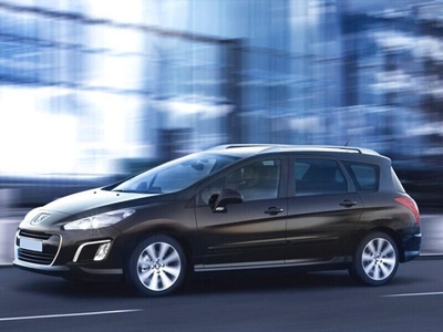 Usato 2011 Peugeot 308 1.6 Benzin 120 CV (4.700 €)