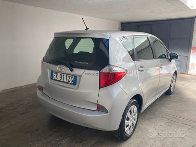 Usato 2011 Toyota Verso-S 1.3 Benzin 99 CV (5.800 €)