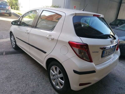 Usato 2012 Toyota Yaris 1.0 Benzin 69 CV (8.200 €)