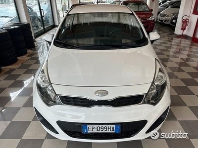 Usato 2013 Kia Rio 1.2 Benzin 85 CV (6.990 €)