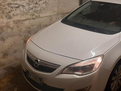 Usato 2013 Opel Astra 1.7 Diesel 110 CV (10.000 €)