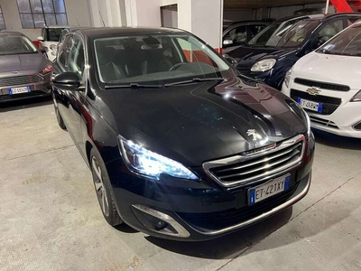 Usato 2014 Peugeot 308 1.6 Benzin 125 CV (6.900 €)