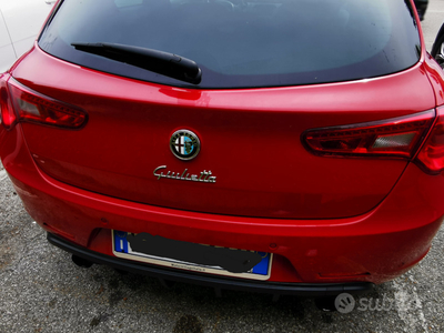 Usato 2015 Alfa Romeo Giulietta 1.7 Benzin 240 CV (21.000 €)
