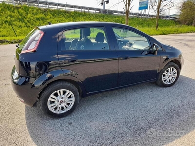 Usato 2015 Fiat Punto 1.2 Benzin 69 CV (8.000 €)