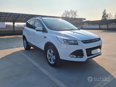 Usato 2015 Ford Kuga 2.0 Diesel 120 CV (11.900 €)