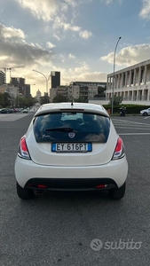 Usato 2015 Lancia Ypsilon Benzin (9.200 €)
