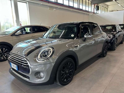 Usato 2015 Mini Cooper 1.5 Benzin 136 CV (15.700 €)