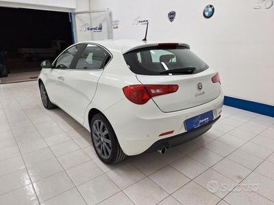 Usato 2016 Alfa Romeo Giulietta 1.6 Diesel 105 CV (10.900 €)