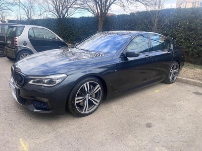 Usato 2016 BMW 750 4.4 Benzin 450 CV (41.900 €)