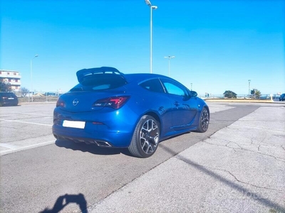 Usato 2016 Opel Astra 2.0 Benzin 280 CV (12.999 €)