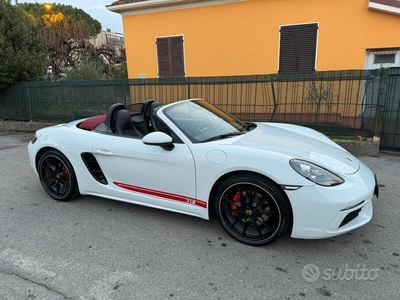 Usato 2016 Porsche 718 Benzin (45.900 €)