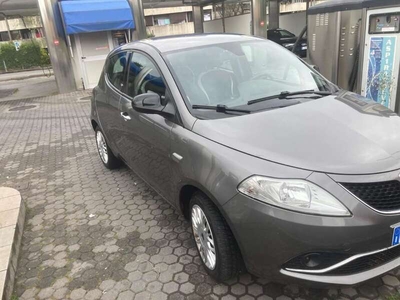 Usato 2017 Lancia Ypsilon 1.2 Benzin 69 CV (9.200 €)