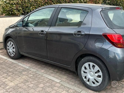 Usato 2017 Toyota Yaris 1.0 Benzin 69 CV (8.300 €)